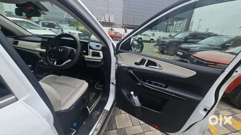 Mahindra Xuv700 2028 Diesel Model
