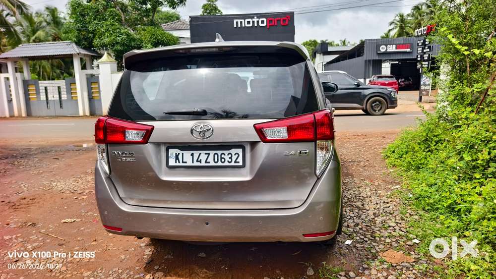 Toyota Innova Crysta 2.4 G Plus Mt 8 Str, 2020, Diesel