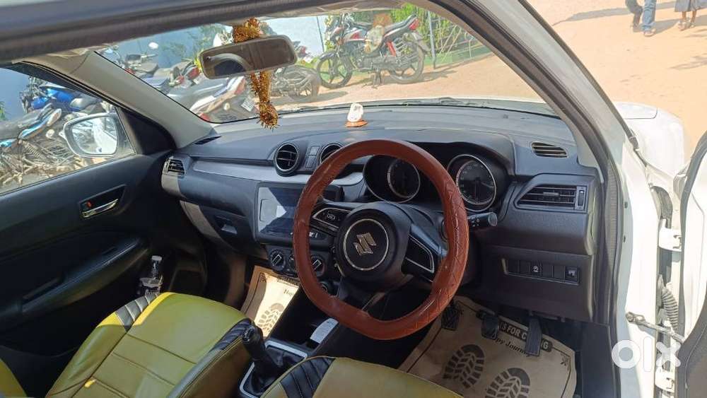 Maruti Suzuki Swift Vxi + Manual, 2021, Petrol