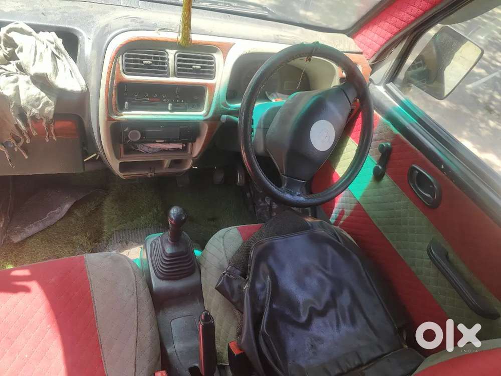 Ecco गाड़ी है 2010 मॉडल,, गाड़ी चालू कंडीशन में है,, एलपीजी चालू है,