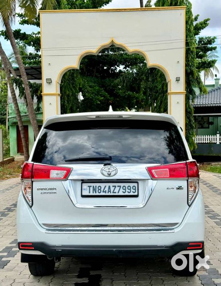 Toyota Innova Crysta [2020-ongoing] 2.4 Gx 7 Str, 2025, Diesel