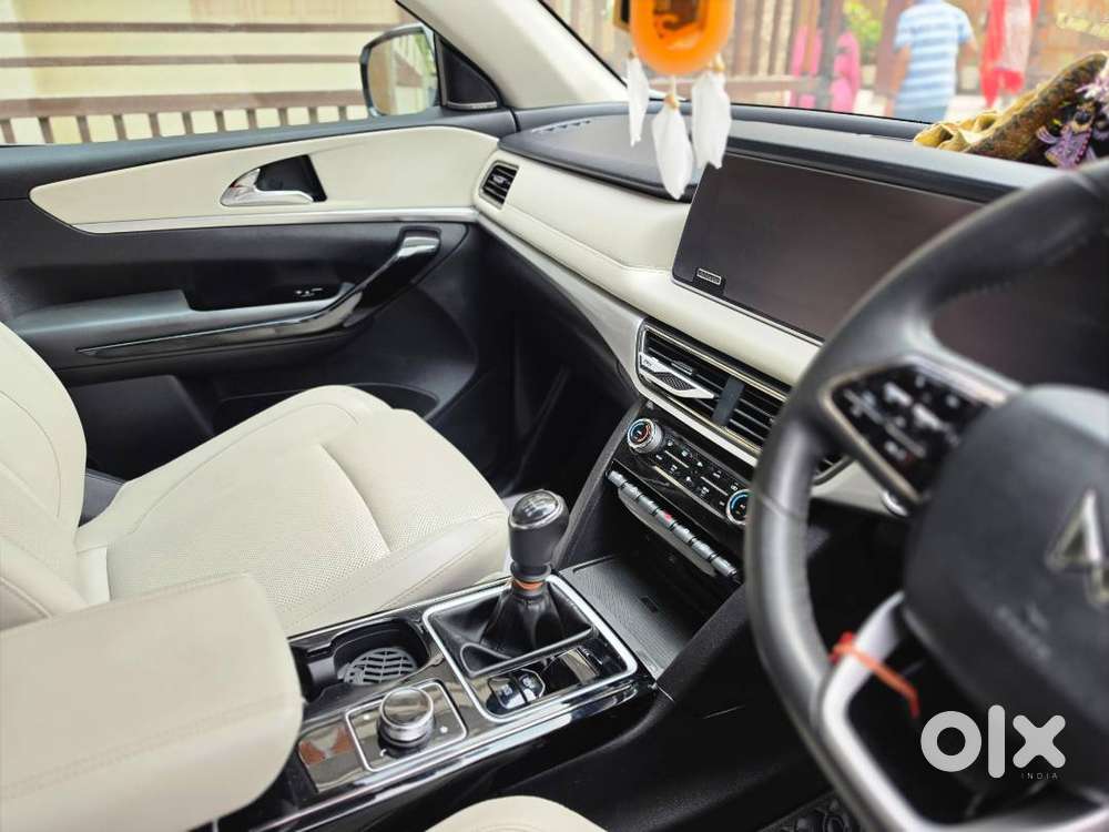 Mahindra Xuv700 2024 Awaits You