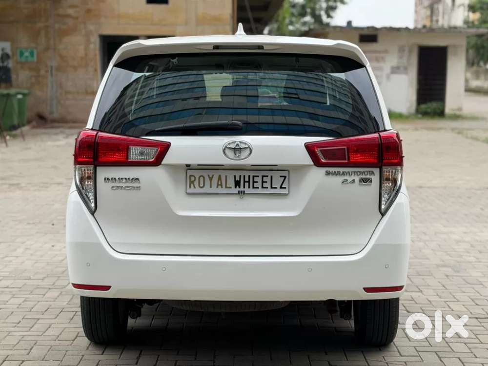Toyota Innova Crysta [2020-ongoing] 2.4 Vx 8 Str, 2022, Diesel