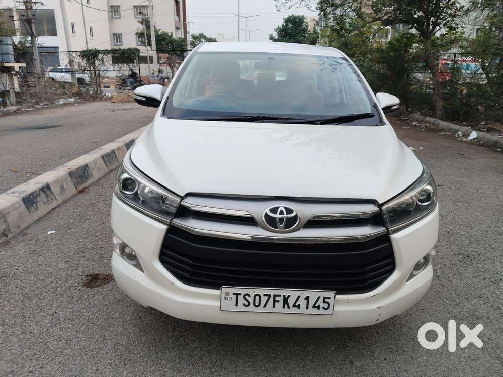 Toyota Innova Crysta 2.4 V 8 Str, 2016, Diesel