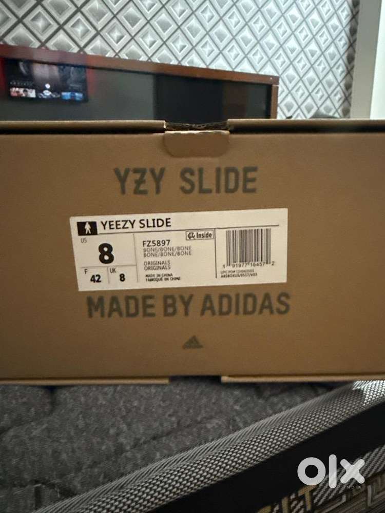 adidas yeezy slides authentic pair with box - Men in Sector 89A, Gurgaon -  1841962358