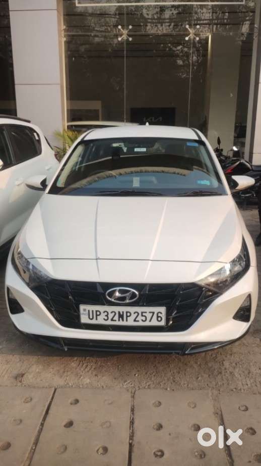 Hyundai I20 Sportz 1.2 Ivt Dual Tone, 2023, Petrol