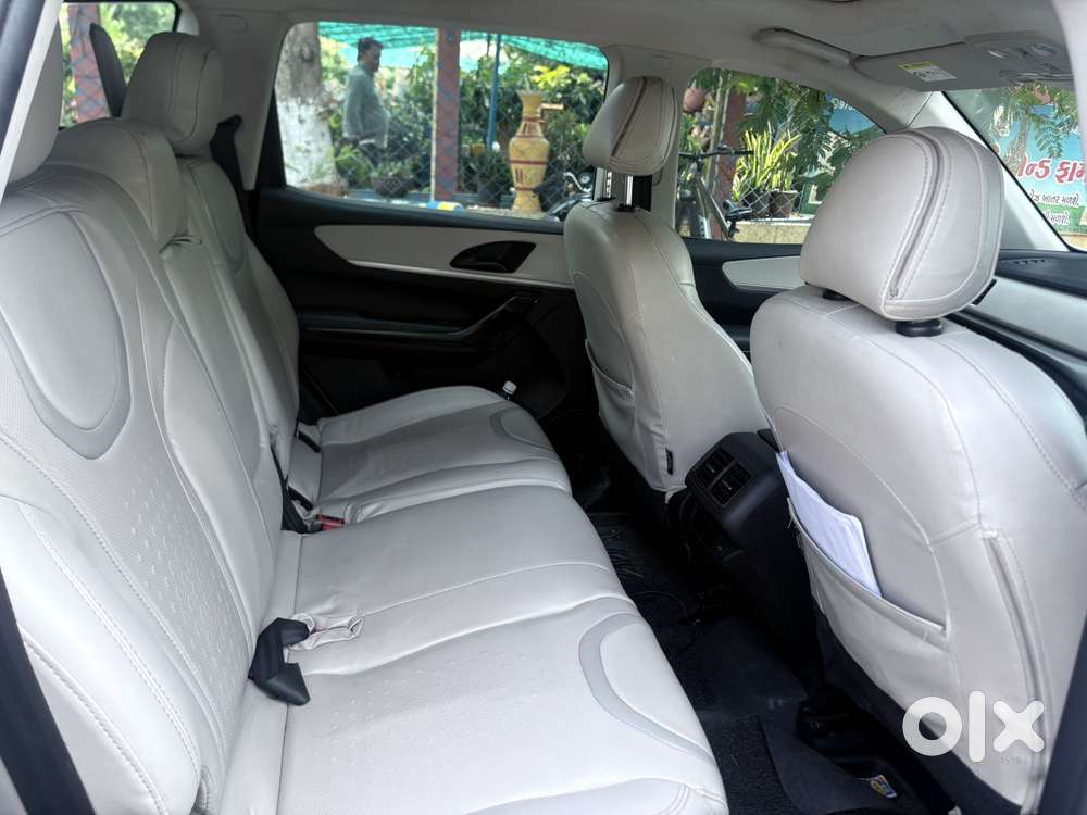 Mahindra Xuv700 2.2 Ax 5 Diesel At 7 Str, 2023, Diesel
