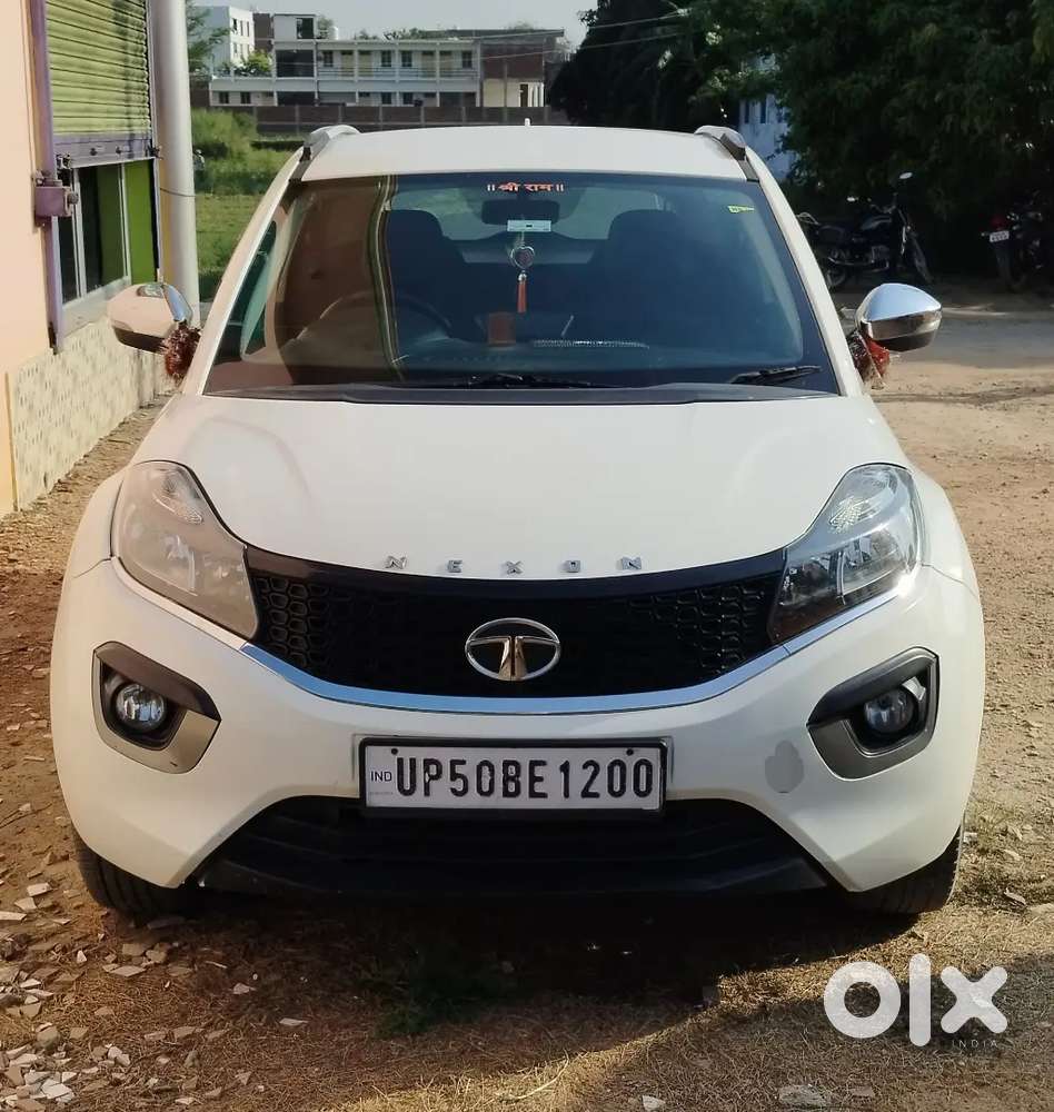 Tata Nexon...show Room Condition Me Hai Koi Work Nhi H Car Me