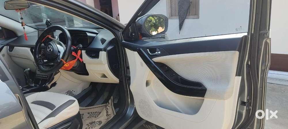 Tata Nexon 2022 Petrol Well Maintained And Only 21000 Km Driven