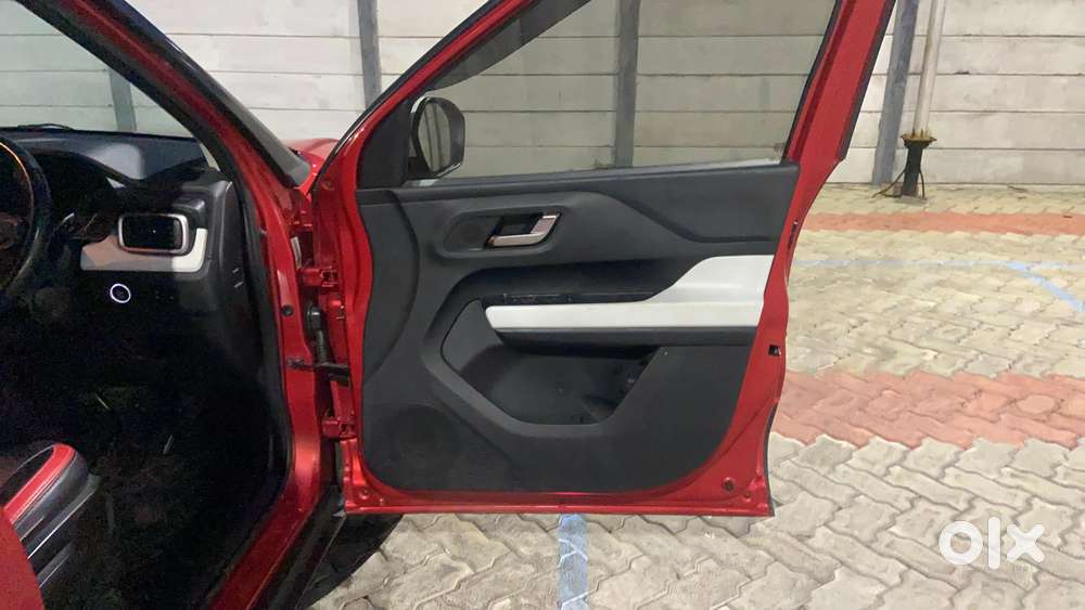 Tata Punch 1.2 Revotron Creative Amt Dual Tone, 2022, Petrol