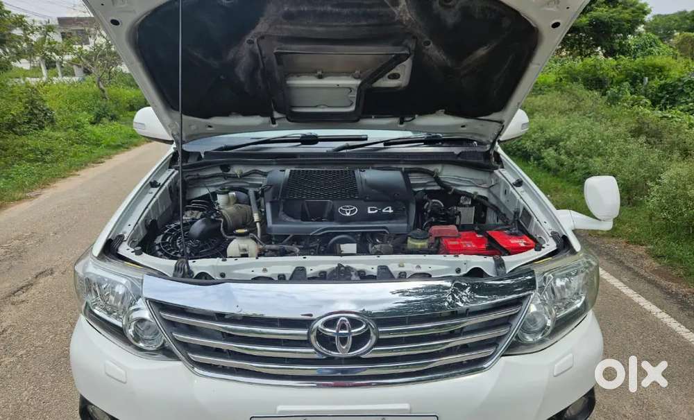 Toyota Fortuner 2012 Diesel, Manual Transmission