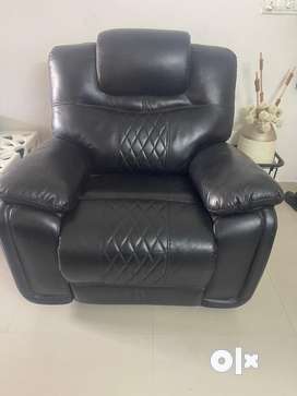 Recliner couches deals for sale olx