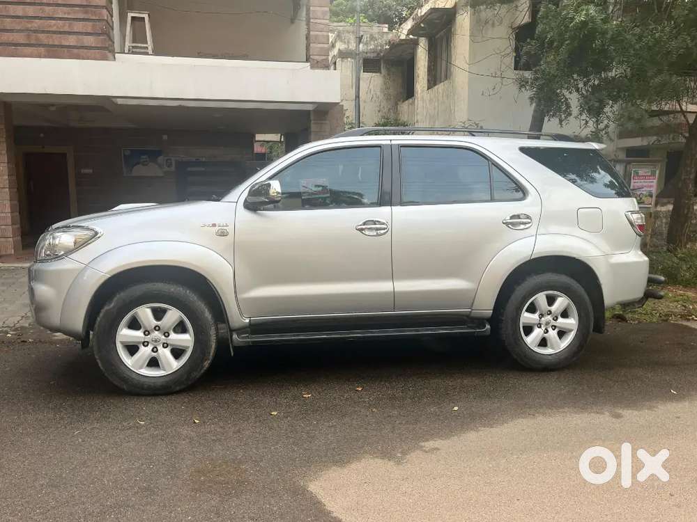 Toyota Fortuner 2010
