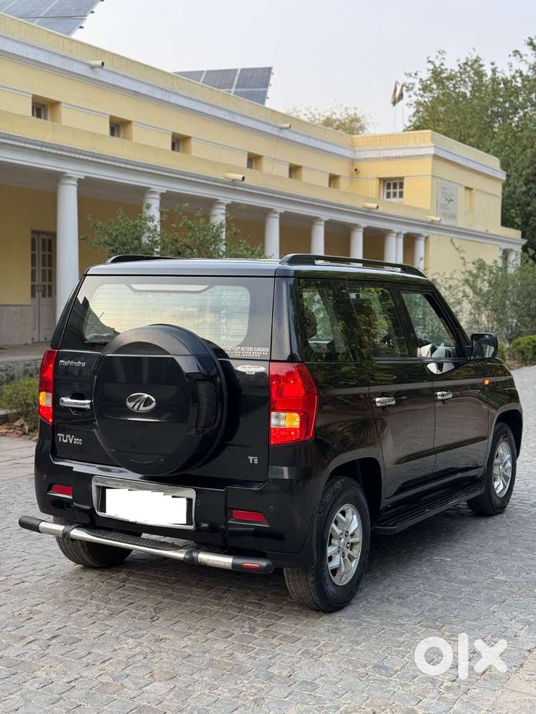 Mahindra Tuv 300 Mhawk100 T8 Dual Tone, 2017, Diesel