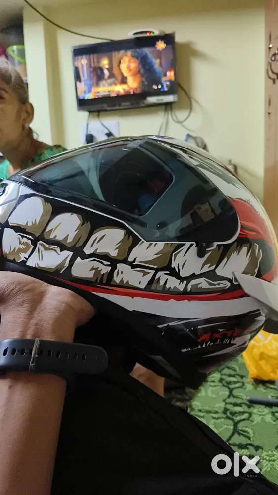 Sports helmet