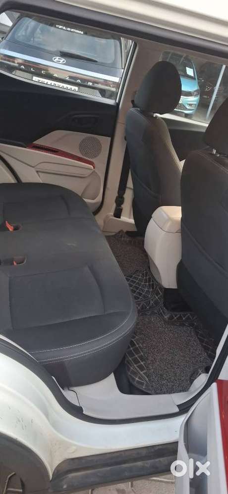 Mahindra Xuv300 W6 Diesel, 2022, Diesel