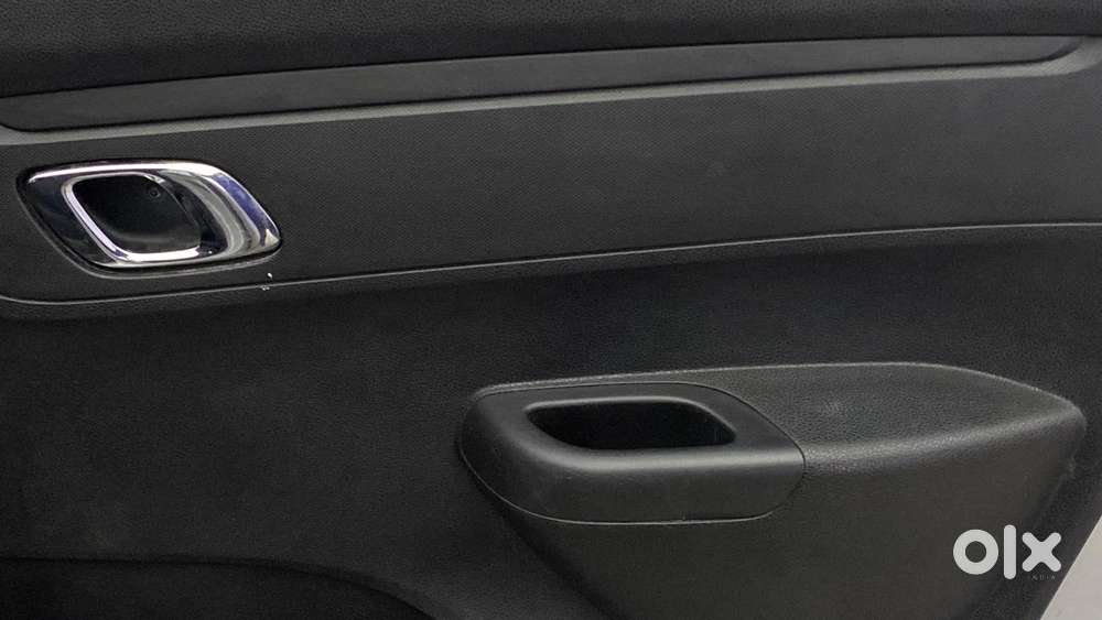 Renault Kwid 2015-2019 1.0 Rxt (o), 2018, Petrol