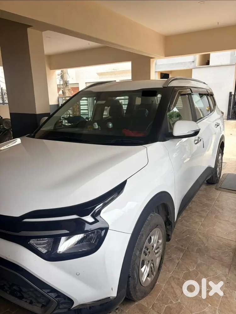 Kia Carens 2023 Petrol Good Condition