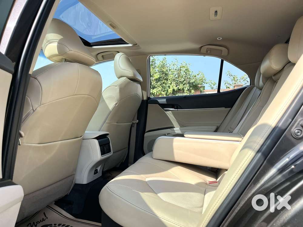 Toyota Camry Hybrid, 2024, Electric