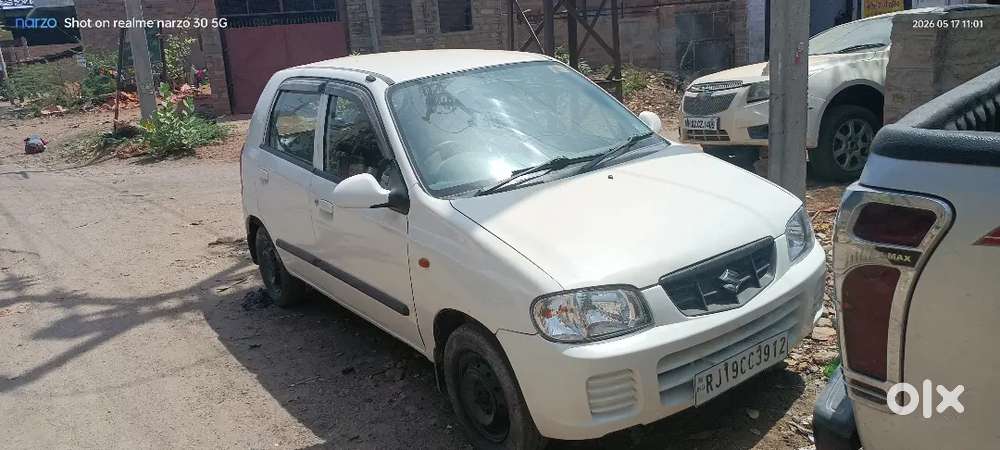 A One Gadi For Sell.gadi Deko Fer Lo Ok Or Time Pas Vali Dur Rahi