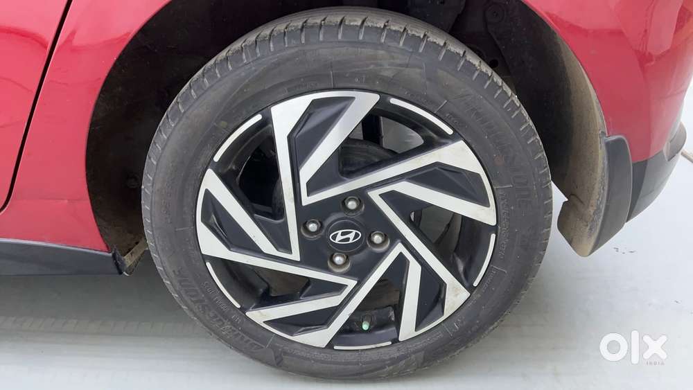 Hyundai New I20 1.2 Asta (o) Mt Dual Tone, 2023, Petrol
