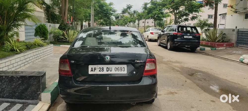 Skoda Rapid Elegance 2013