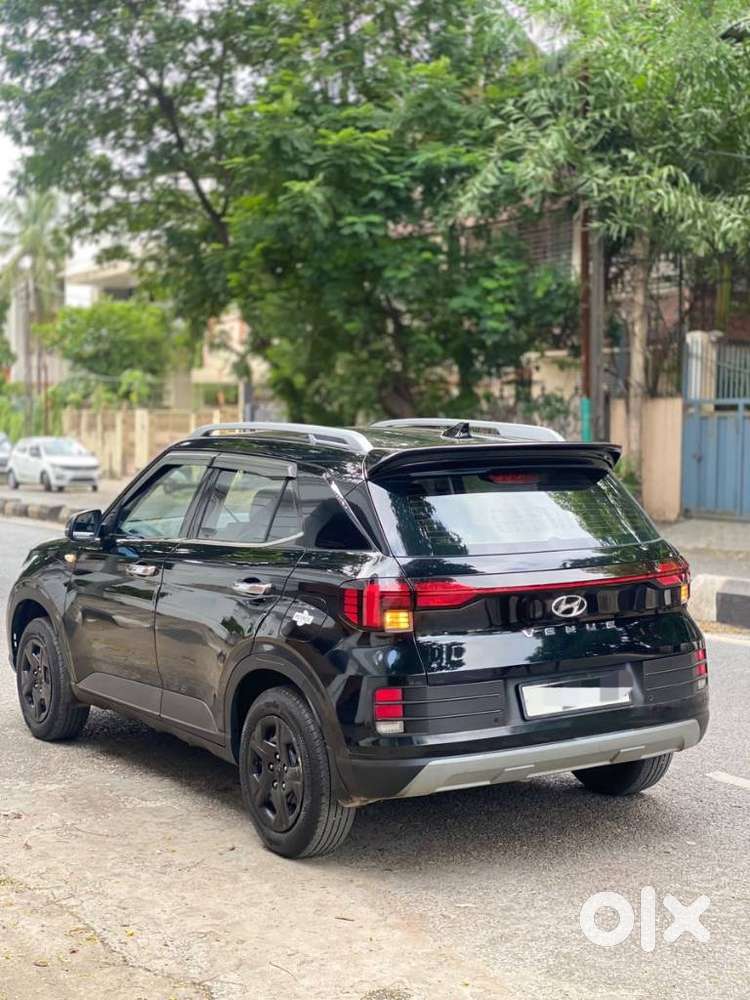 Hyundai Venue 1.2 S (o), 2022, Cng & Hybrids
