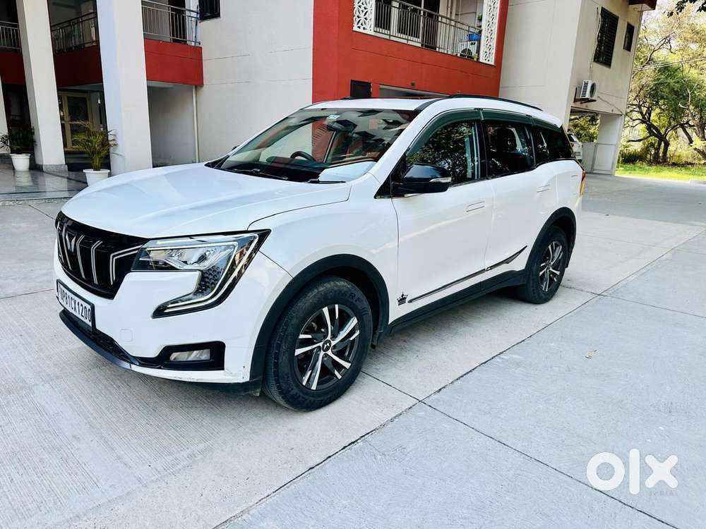 Mahindra Xuv700 2.0 Ax 5 Petrol Mt 7 Str, 2022, Petrol