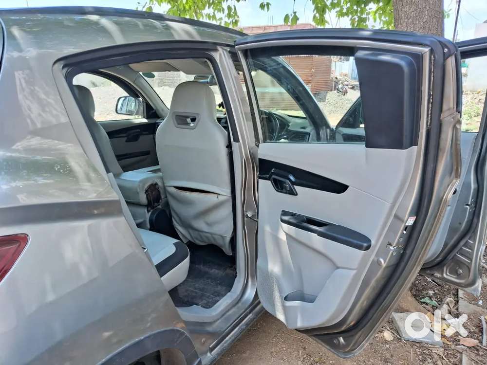 Mahindra Kuv K4 100 2019