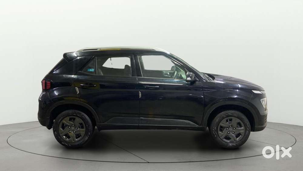 Hyundai Venue 1.2 S (o), 2023, Petrol