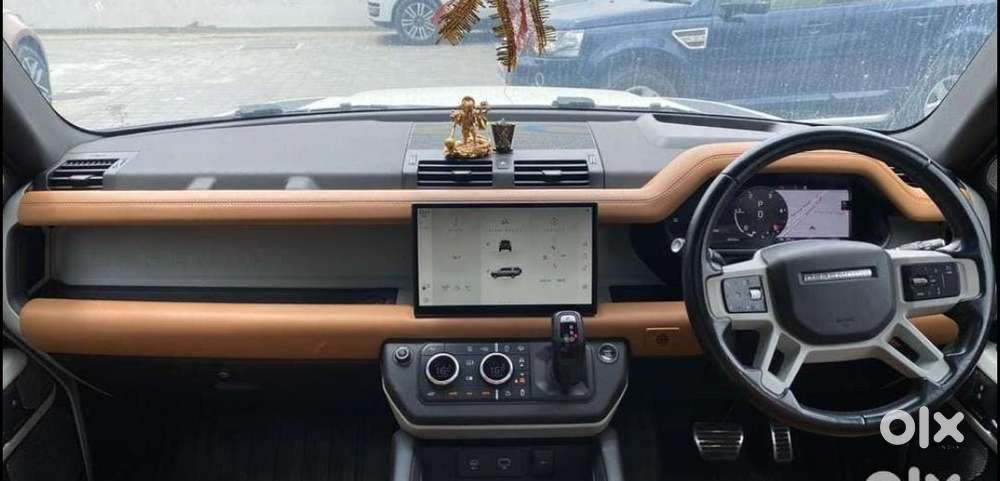 Land Rover Defender 3.0 L 130 Hse, 2023, Diesel
