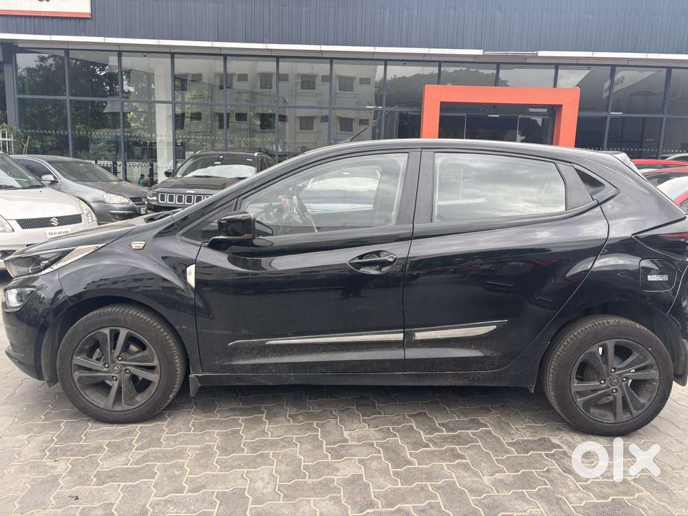 Tata Altroz 1.2 Xz Plus Dark Edition, 2022, Petrol