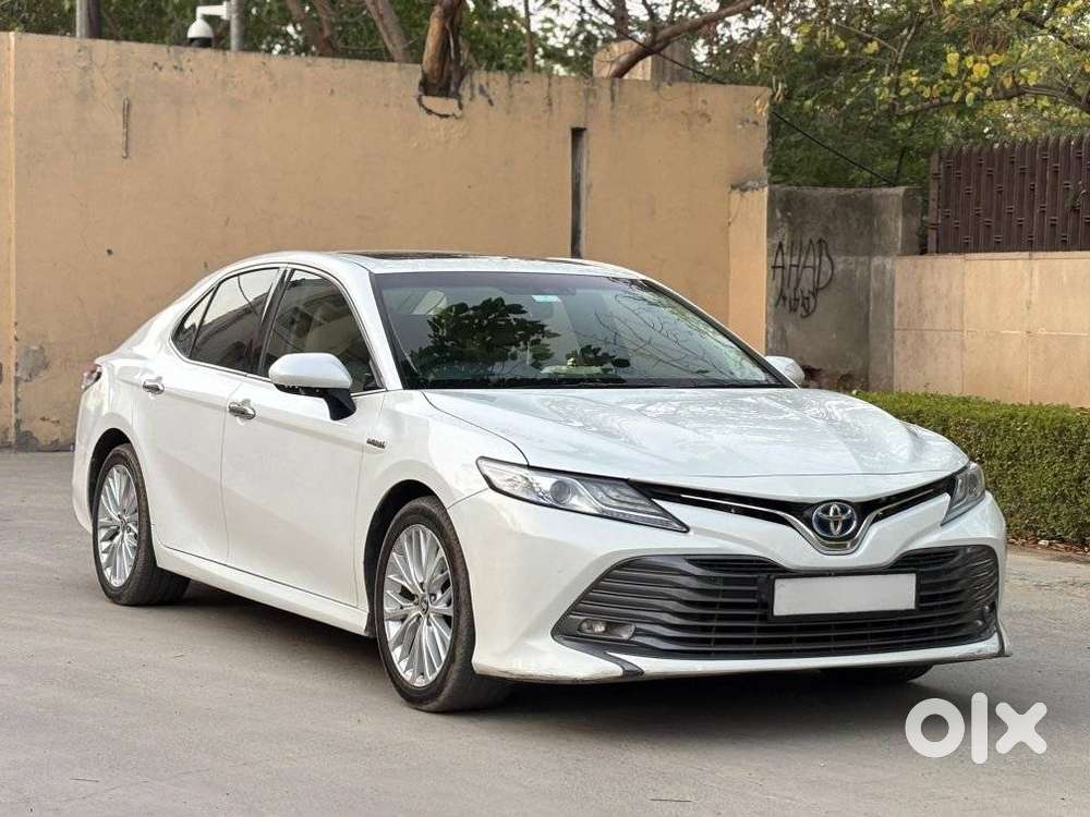 Toyota Camry 2.5 Hybrid, 2020, Cng & Hybrids