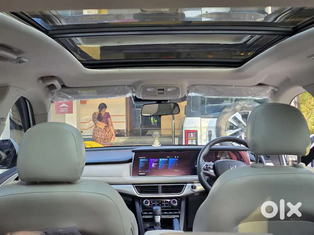 Mahindra Xuv700 2024 Diesel Well Maintained