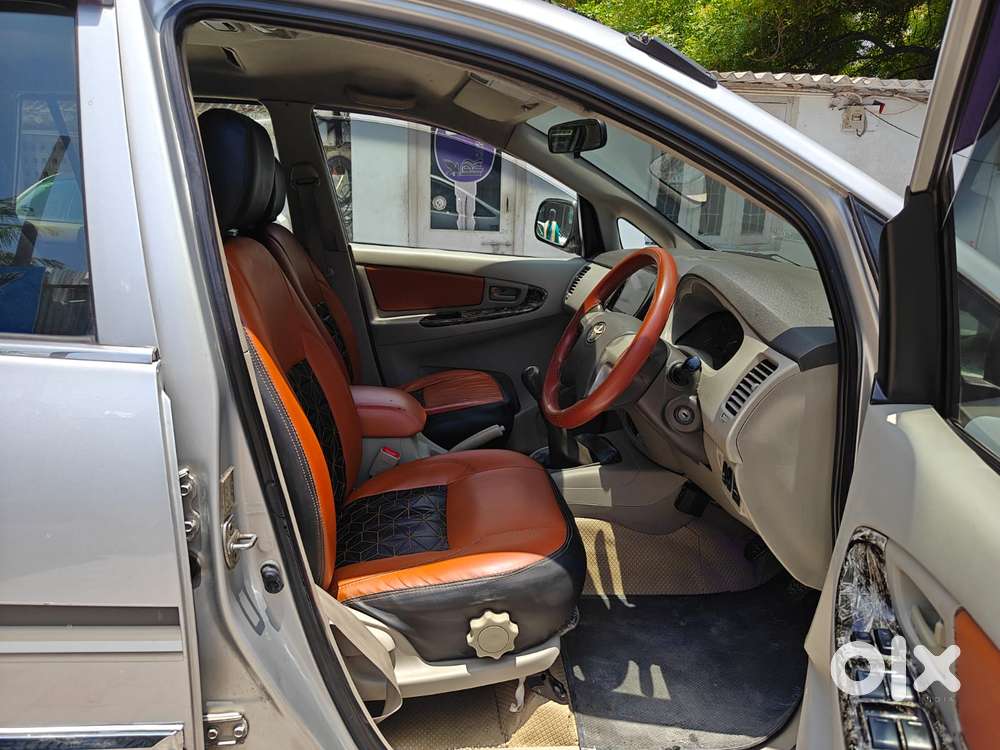 Toyota Innova 2.5 G (diesel) 8 Seater, 2013, Diesel