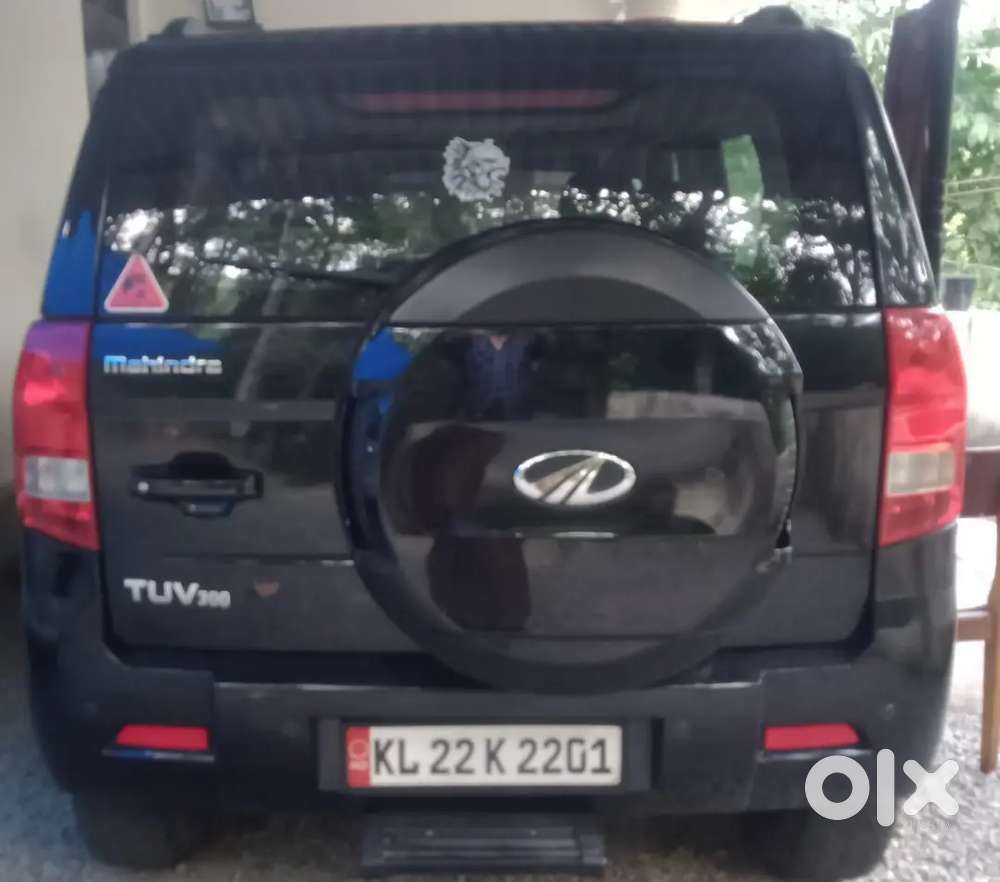 Mahindra Tuv 300 2017 Diesel 130000 Km Driven