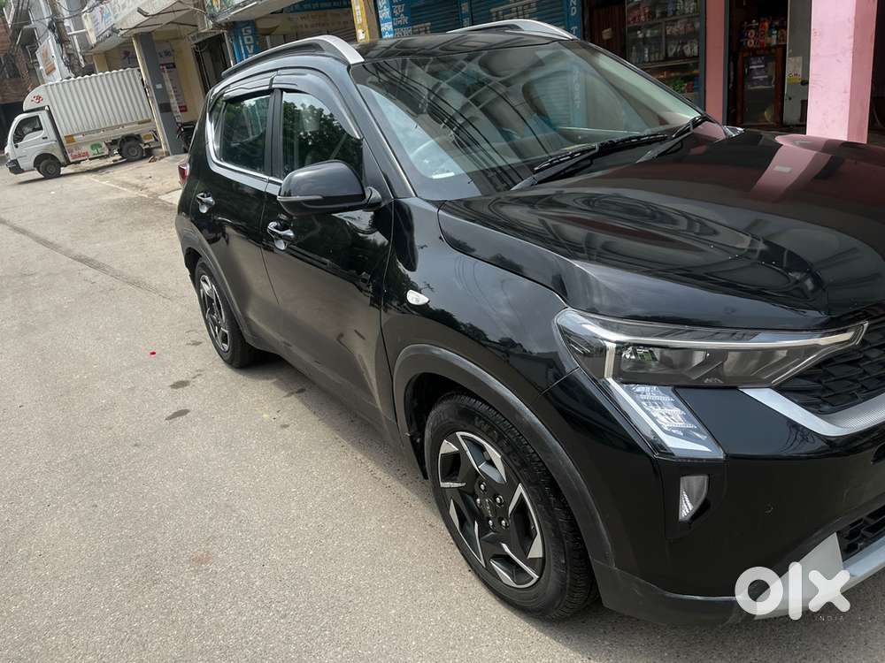 Kia Sonet Htk Optional With Sunroof