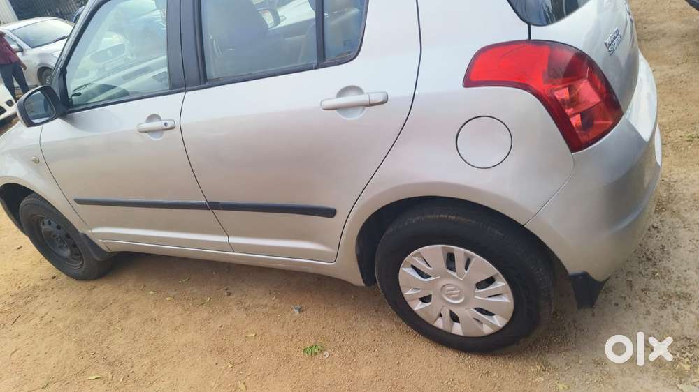 Maruti Suzuki Swift Vxi Bsiv, 2011, Petrol