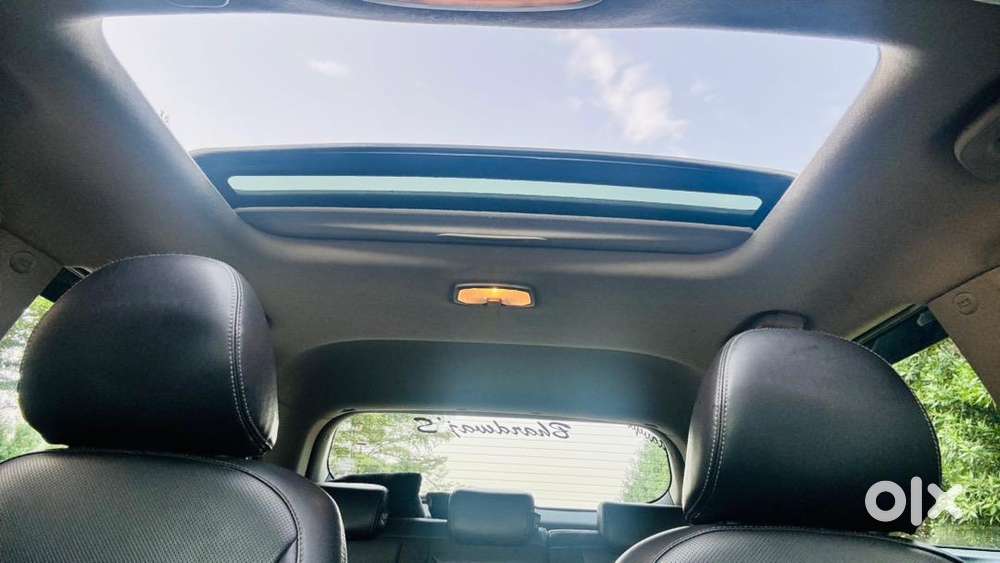 Mahindra Xuv300 Turbosport 2023 Petrol Well Maintained