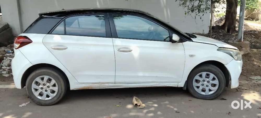 Hyundai Elite I20 2015 Diesel 120000 Km Driven