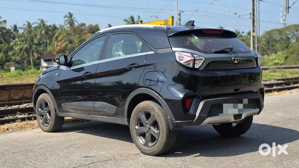 Tata Nexon 1.5 Revotorq Xza Plus Premium, 2023, Diesel