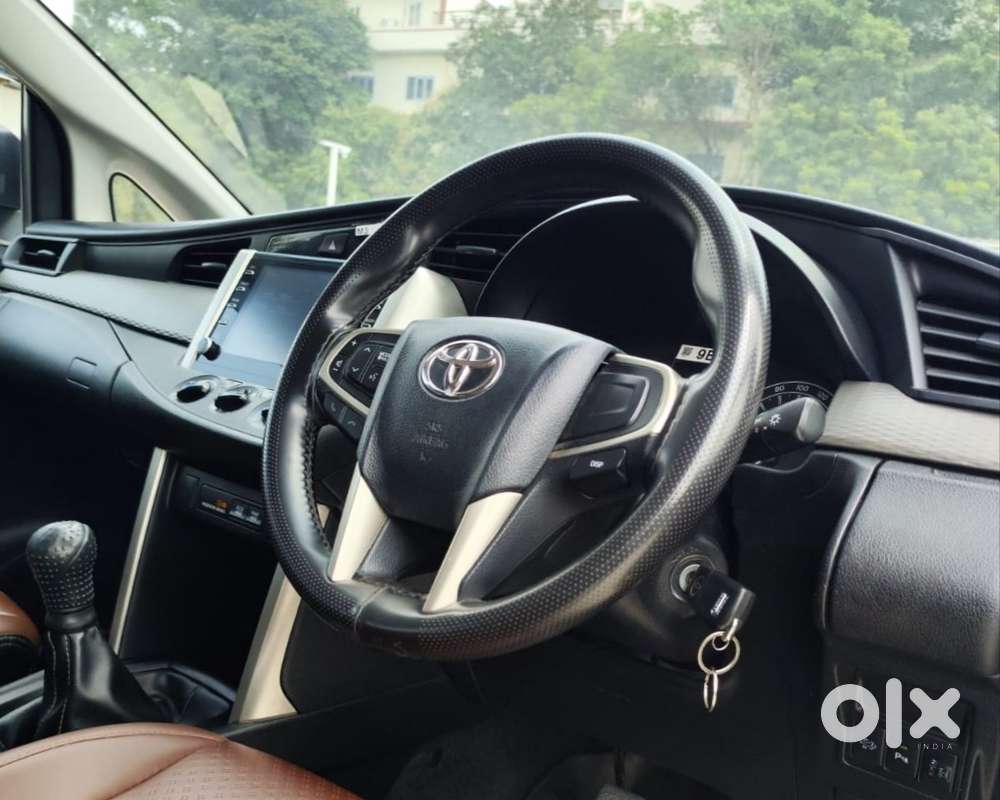 Toyota Innova Crysta 2.4 G Mt 8s, 2022, Diesel