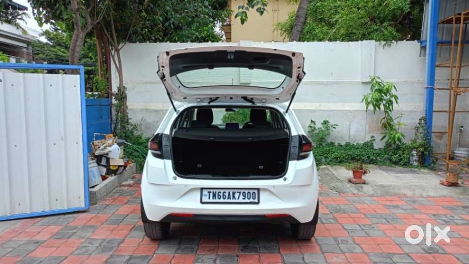 Tata Altroz Xz, 2022, Petrol