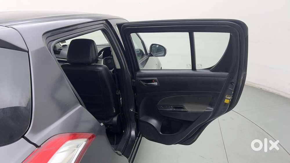 Maruti Suzuki Swift Vxi Optional, 2016, Petrol