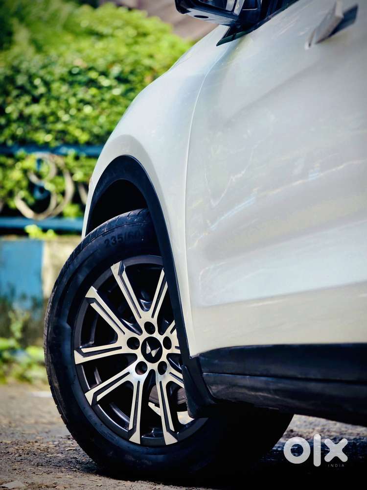 Mahindra Xuv700 2.2 Ax 7 Diesel At Luxury Pack Str, 2023, Diesel