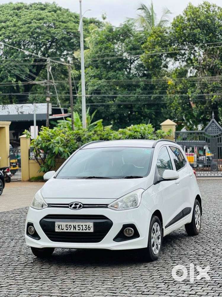 Hyundai Grand I10 Sportz, 2016, Petrol