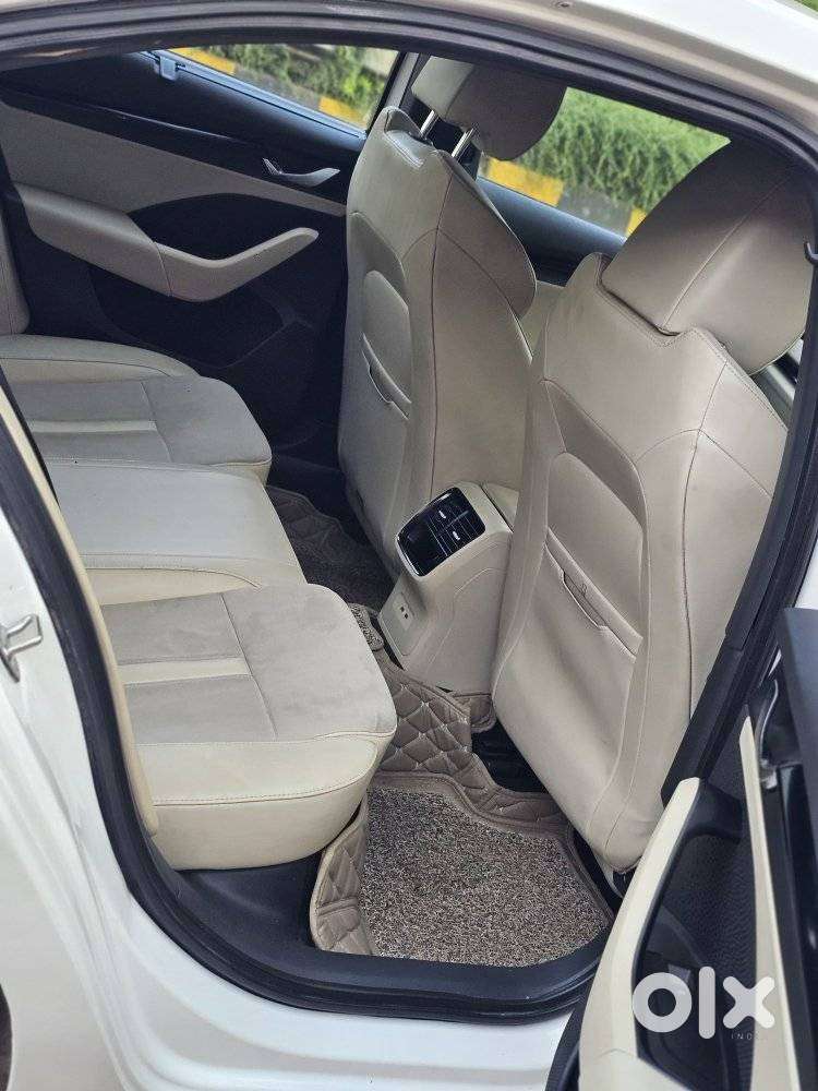 Skoda Octavia, 2021, Petrol