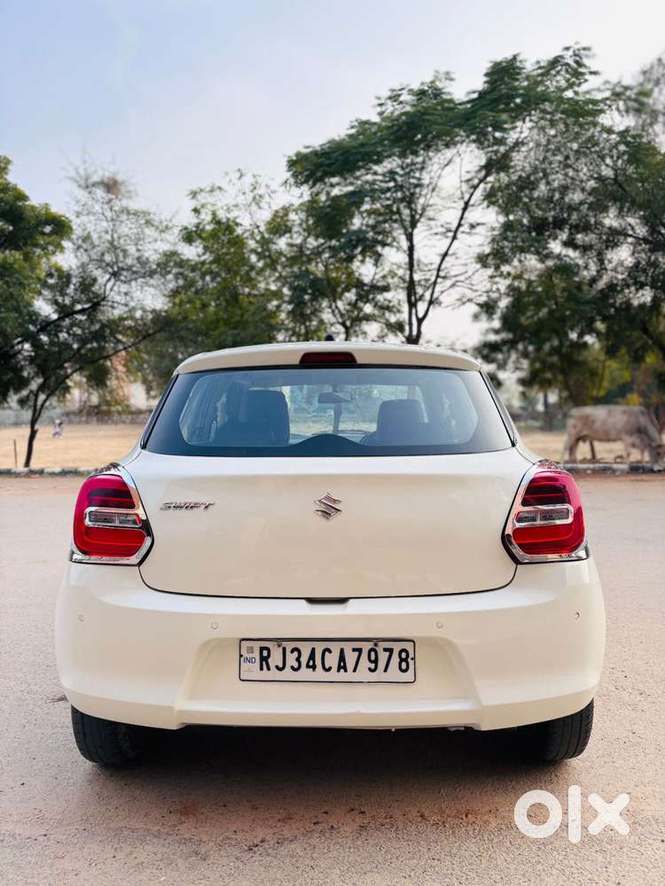 Maruti Suzuki Swift Vxi + Manual, 2023, Petrol