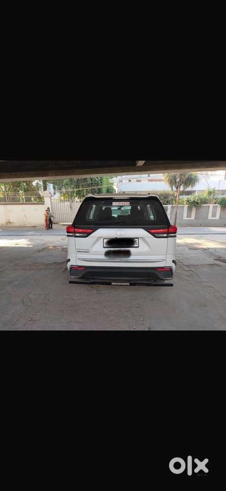 Toyota Innova Hycross 2024 Petrol Good Condition