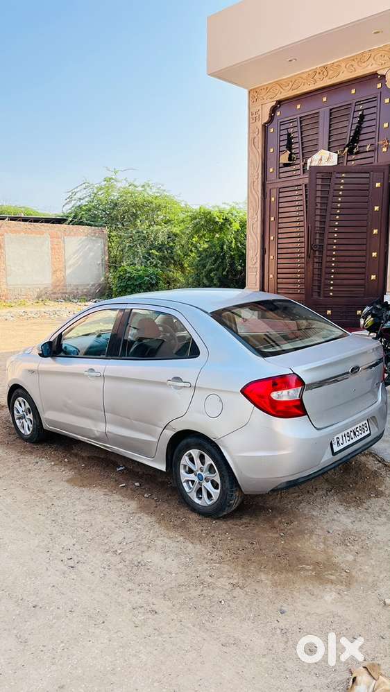 Ford Aspire 2015 Titanium Blu